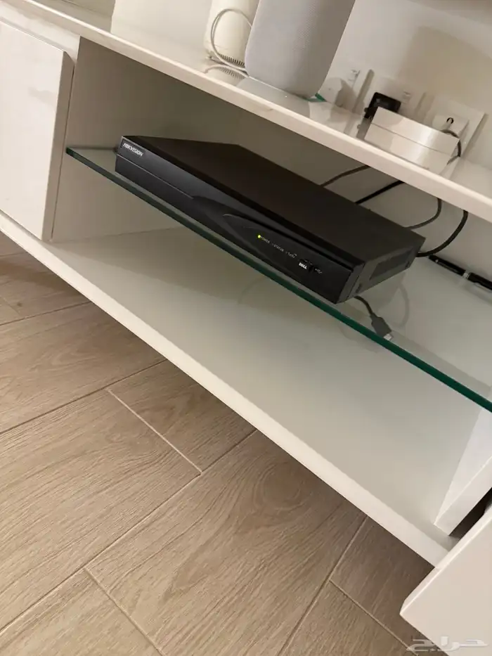 طاولات بيضاء 0