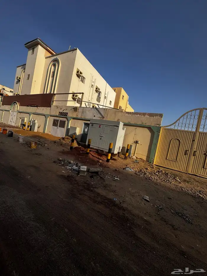 عمارة مع حوش للايجار 1