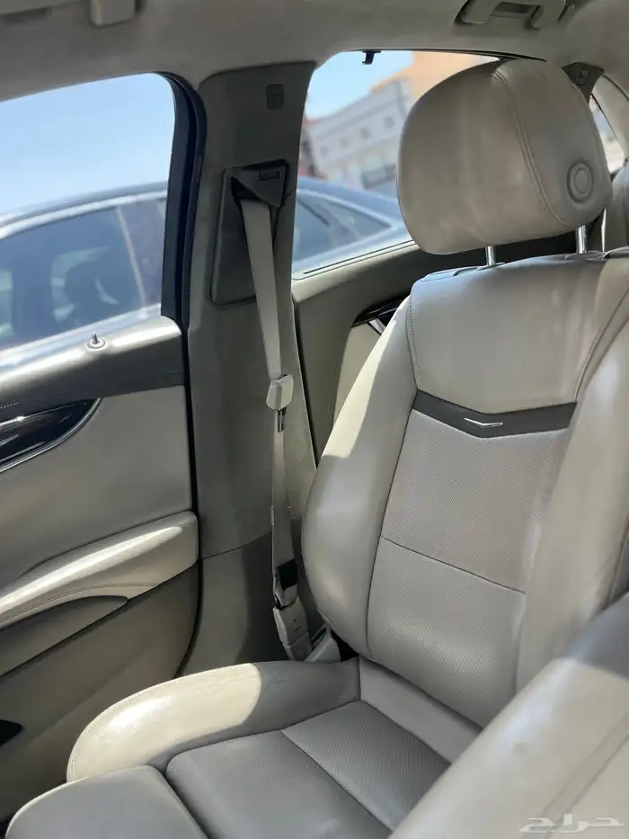 كاديلاك XTS4 10