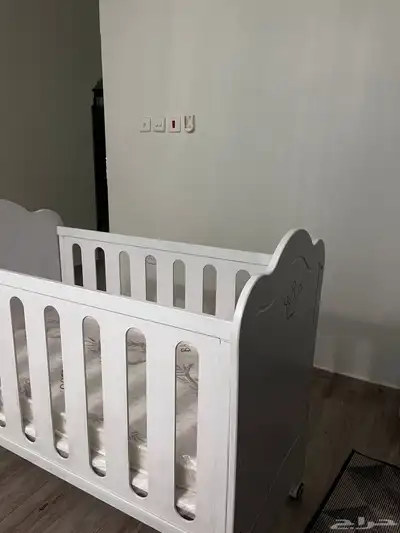 سرير اطفال 2