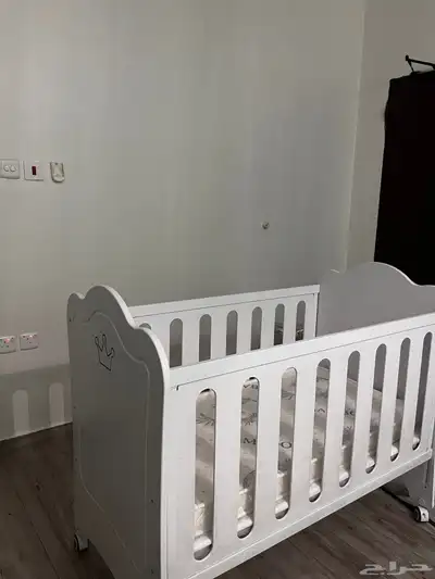 سرير اطفال 1