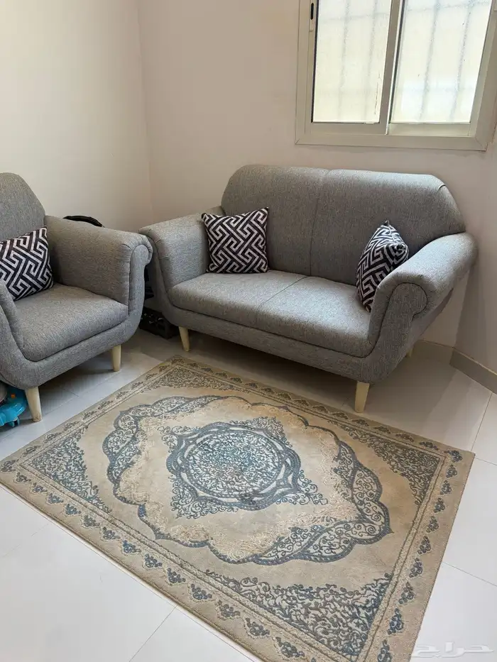 كنب مع السجاد ب 300 0