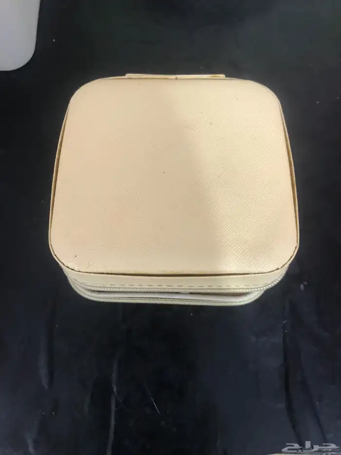 حاملة اساور مقسمه نظيفه 1