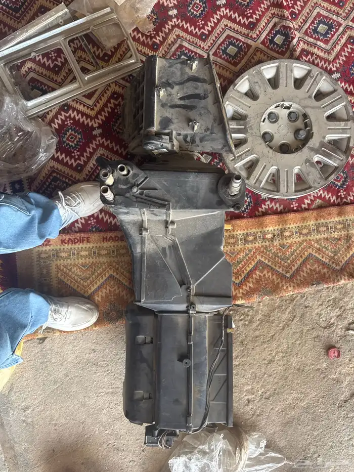 قطع غيار سيارات اكلاسكية من1979 الى 2010 3