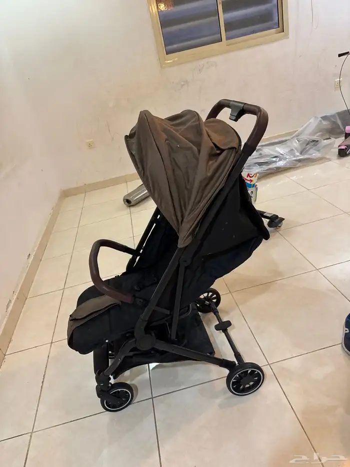 عربة أطفال شبه جديده 0