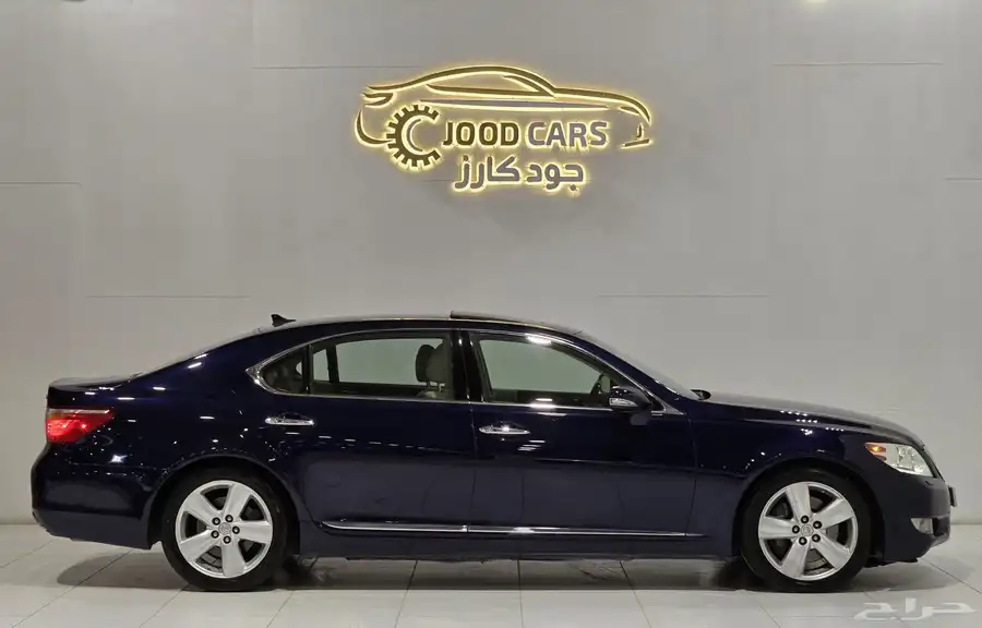 لكزس LS460 موديل 2011 بحالة ممتازة 1