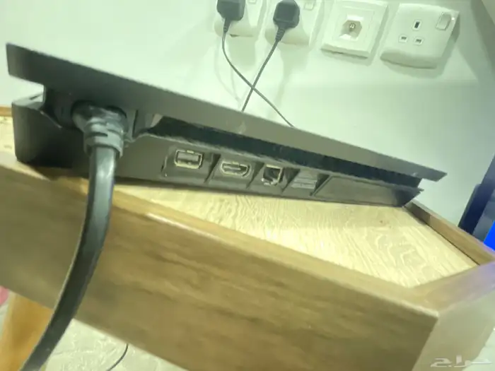 سوني 4معه اربع اشرطه و معه يد سوني و يشهد الله السوني نضيف 1