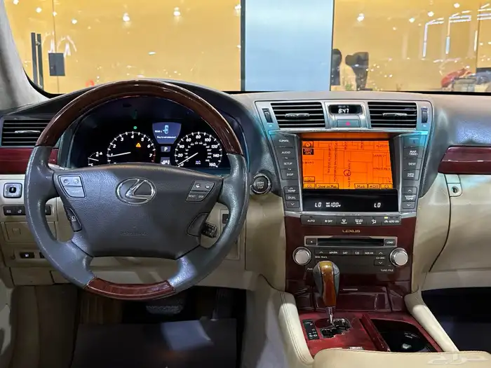 لكزس - LS460 - لارج - 2010 ( بحالة ممتازه ) 15