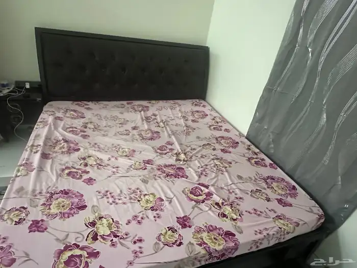 king size bed with duble foam mattress 0