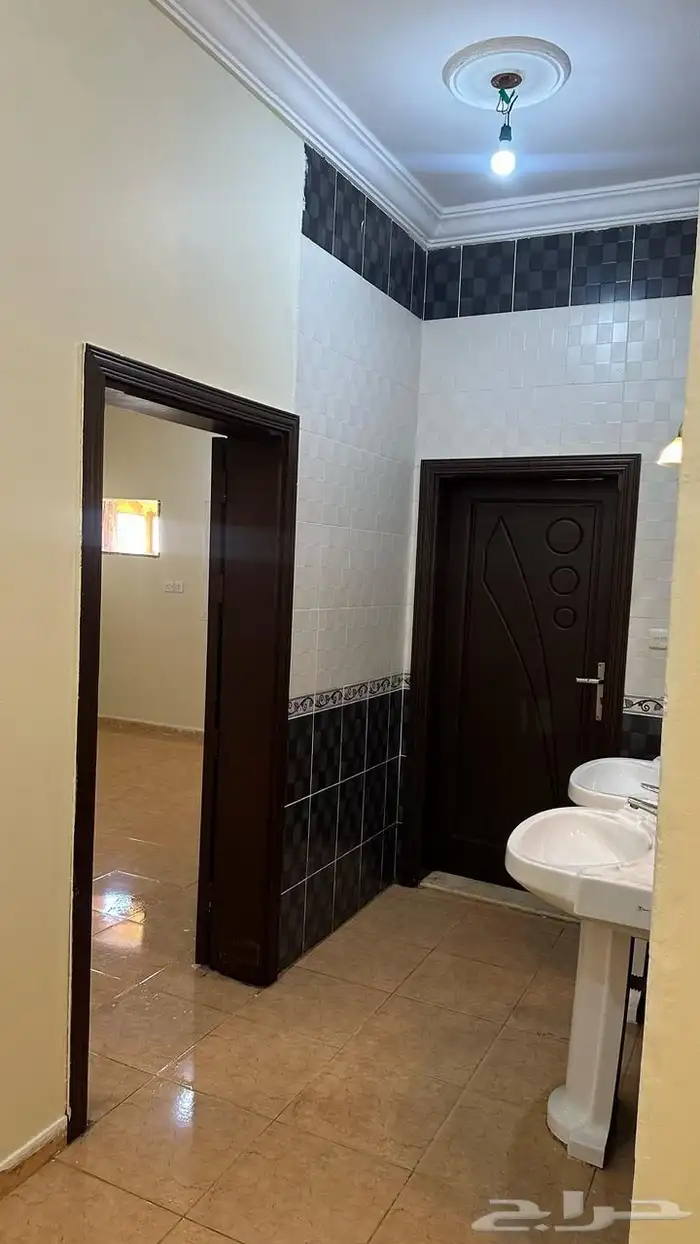 شقة للايجار مميزة وسعر مناسب 1
