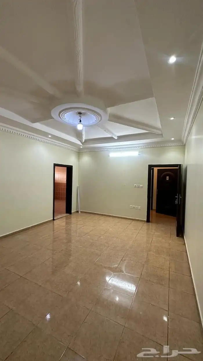 شقة للايجار مميزة وسعر مناسب 2