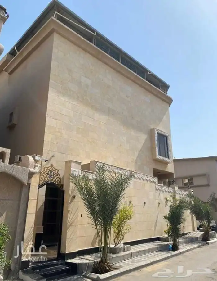 للبيع فيلا في سيهات حي الديرة على شارعين 2