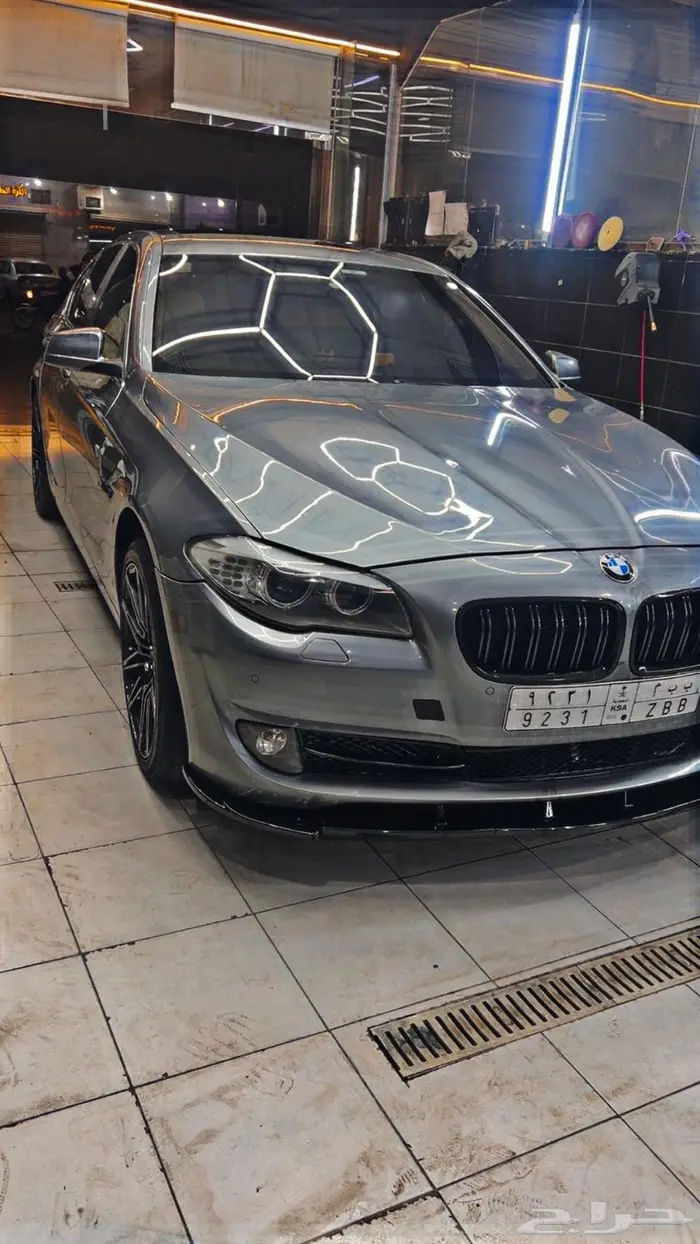 بي ام دبليو 520i 1