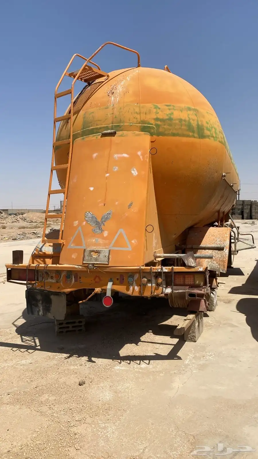 بلكر اسمنت للبيع عدد 2 مع ماطور 1