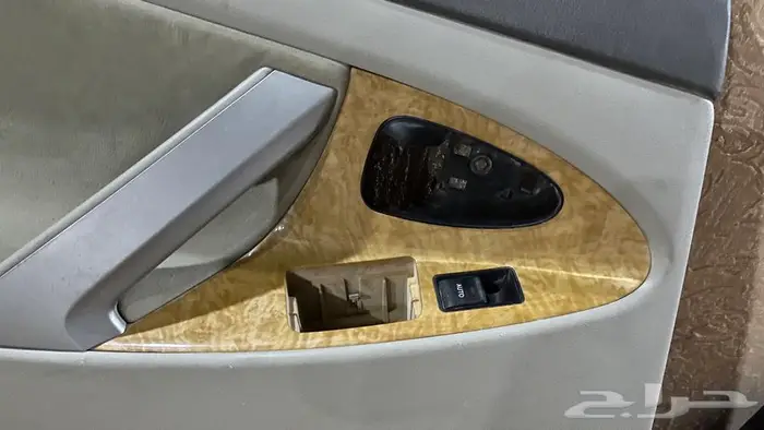 ديكور باب كامري 2010-2011 مخشب يسار ورا 2