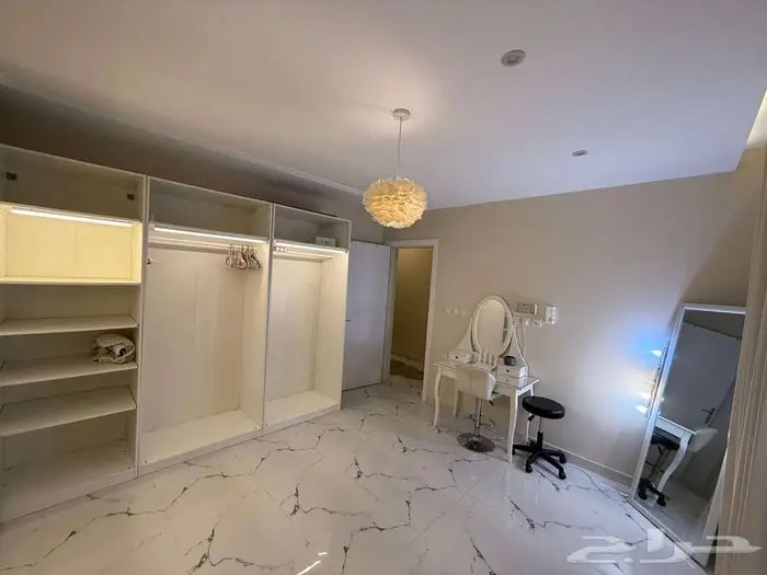 شقة للايجار حي الريان 4