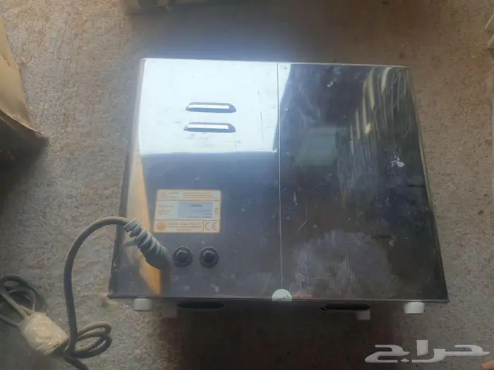 معدات مطعم شبه جديدة 1