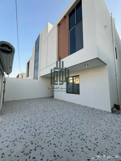 للبيع شقق ارضية بحي الاخضر 0