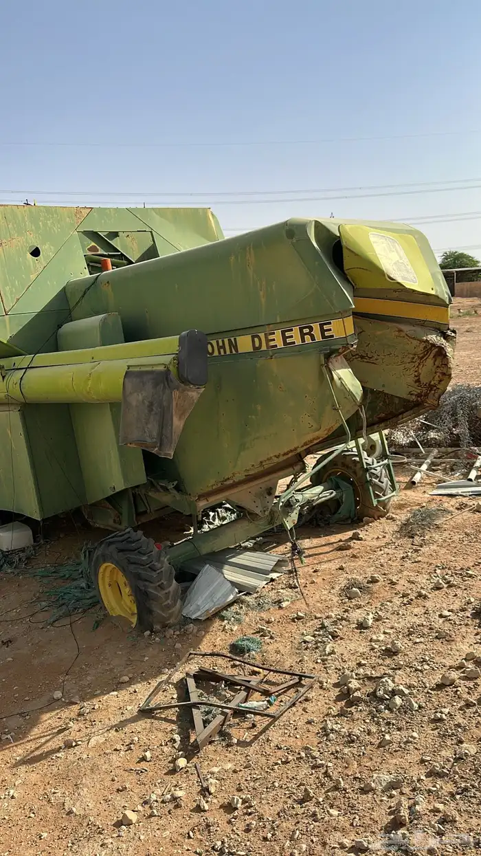 معدات زراعية 3 حراثات و5 حصادات زراعية للبيع 5