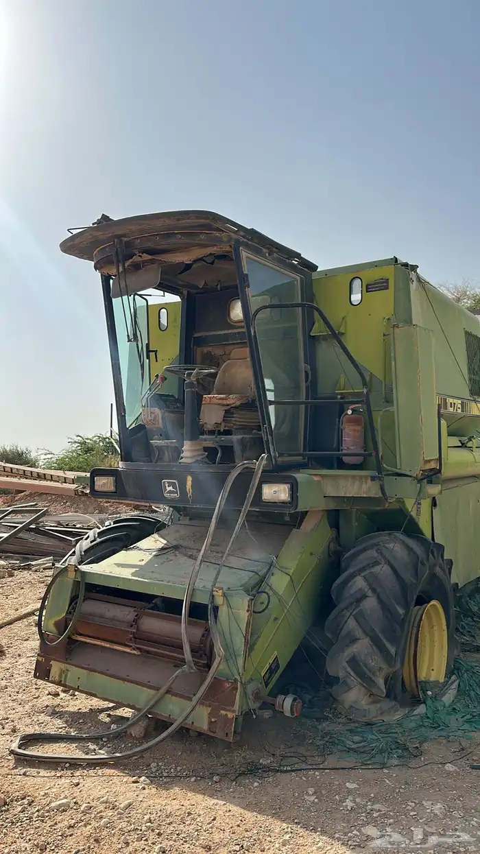 معدات زراعية 3 حراثات و5 حصادات زراعية للبيع 11