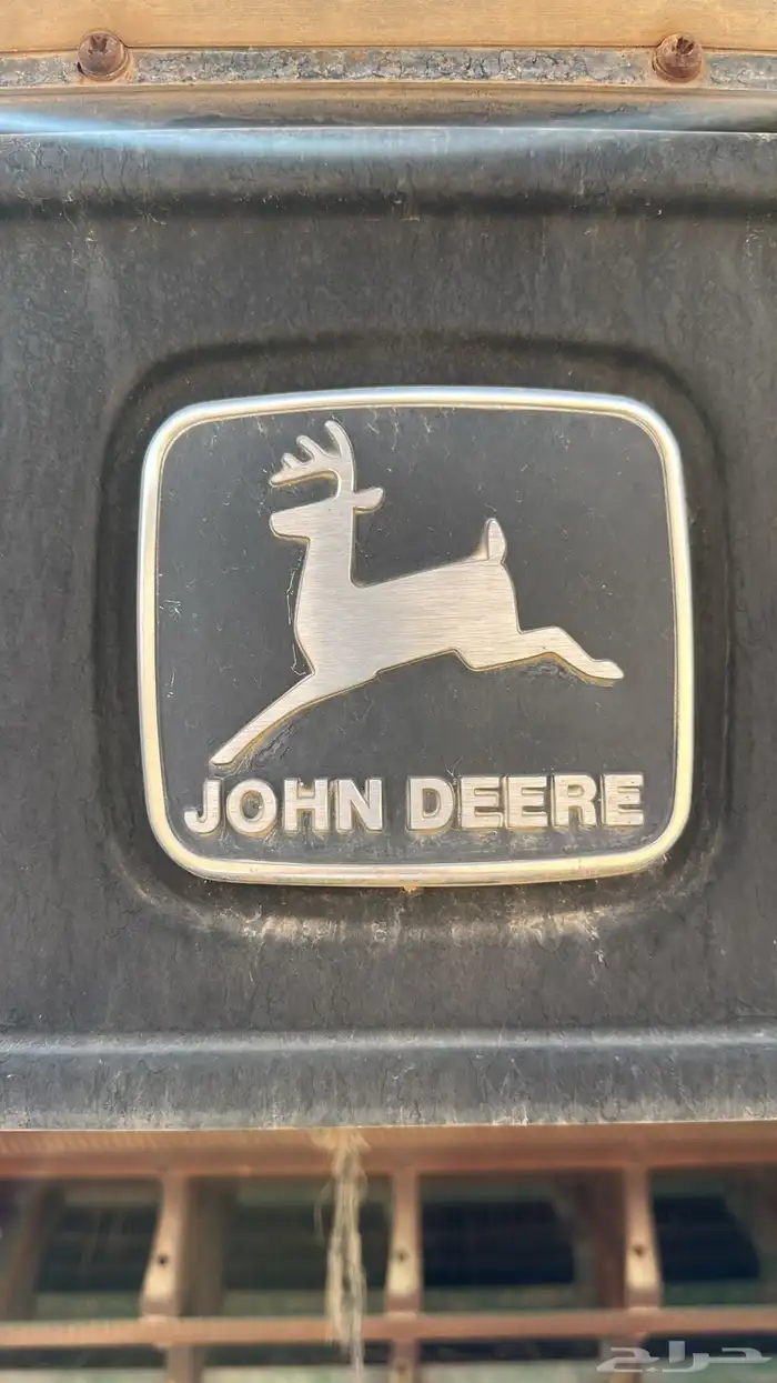 معدات زراعية 3 حراثات و5 حصادات زراعية للبيع 9