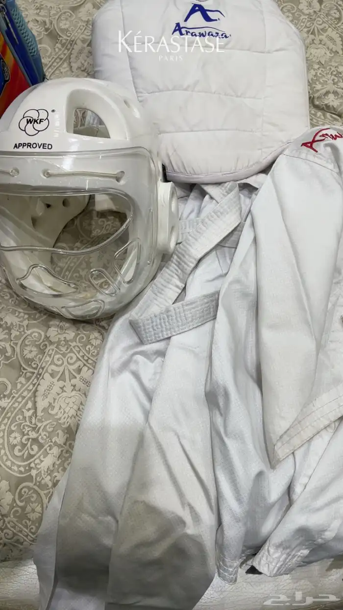 اغراض كراتيه وملابس للبيع 1