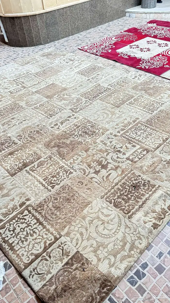 فرشات وموكيت ثنتين مع طاوله مجلس 5