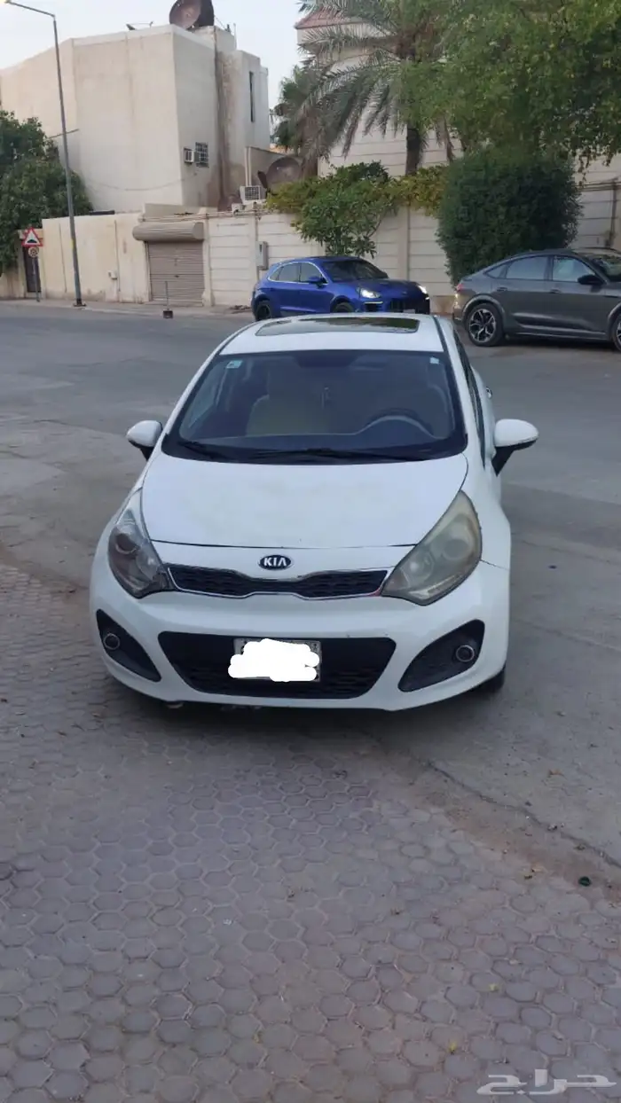 كيا ريو فل كامل 2015 kia rio hatchback 0
