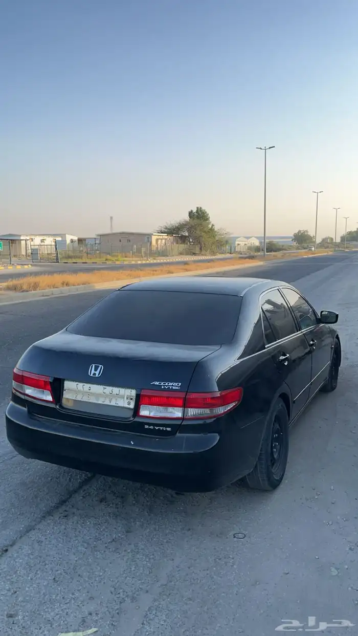 اكورد موديل 2004 5