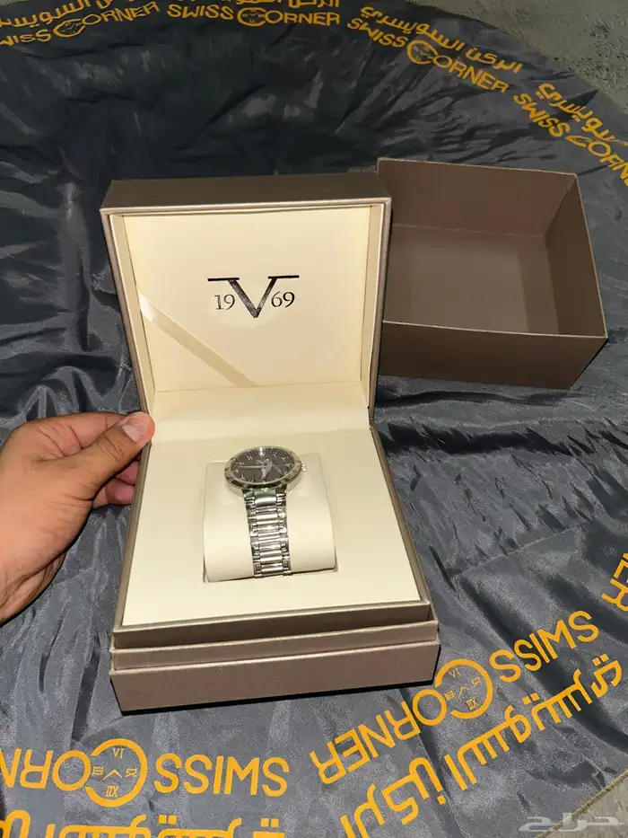 ساعة V1969 1