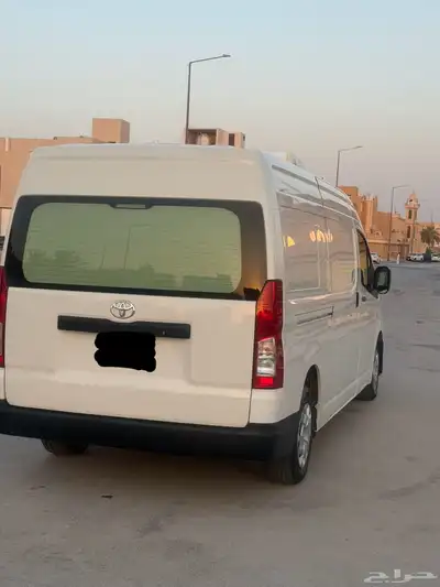تويوتا هايس سقف عالي 2022 3
