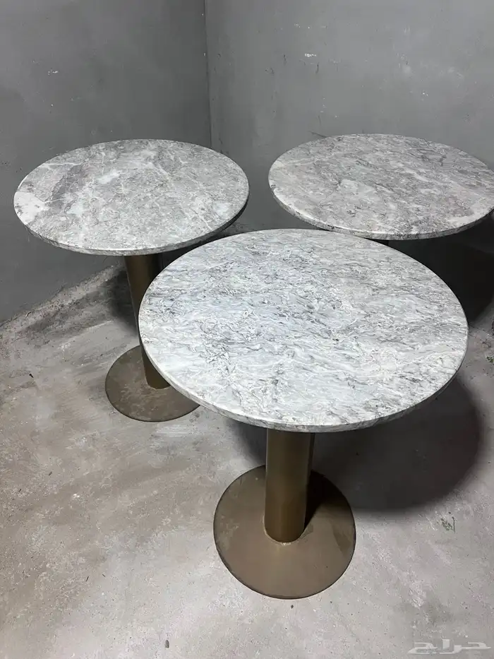 طاولات رخام بقواعد حديد 1