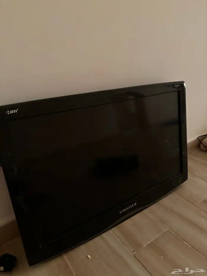 شاشة 33 بوصة سعر 300 والصامل انشاء الله مانقصر معه 0