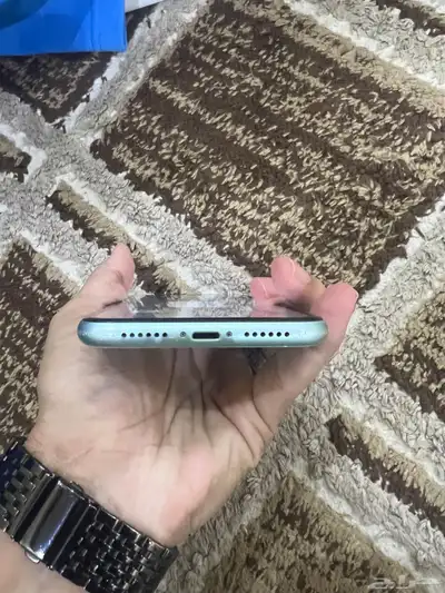 آيفون 11العادي لي البدل بي آيفون 12 الجوال نضيف 6