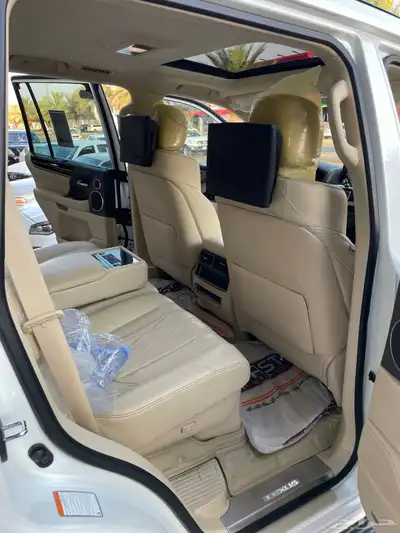 لكزس 2020 بلاك ديشن 11