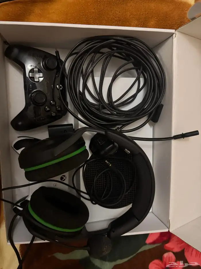 اكسبوكس سيريس اس مع يدين و سماعه مع ssd( 10