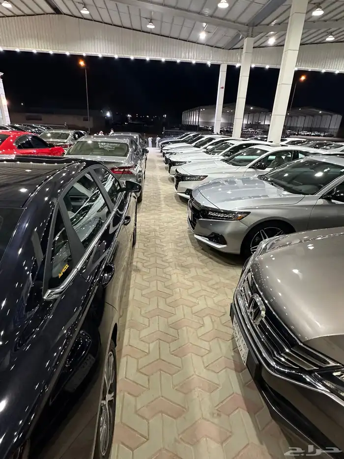 يوجد لدينا جميع انواع السيارات الجديده والنضيف 0