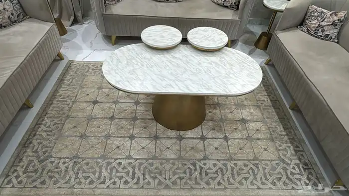 كنب مع طاولة للبيع 2