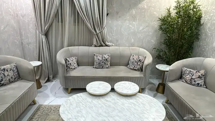 كنب مع طاولة للبيع 1