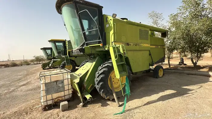 معدات زراعية 3 حراثات و5 حصادات زراعية للبيع 4