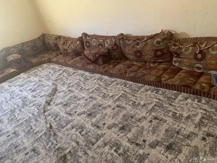 مجلس كبير بحاله جيده جدا معه موكيت 4 5 سعره 500 ريال 3