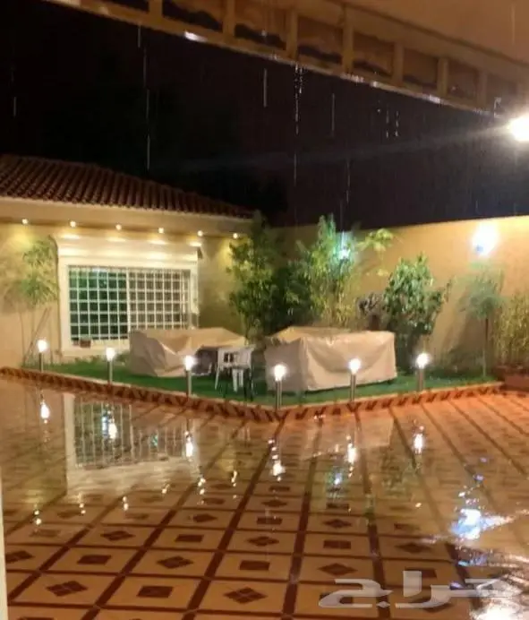للبيع فيلا ( دور و 4 شقق ) حي ظهرة لبن بالرياض 3