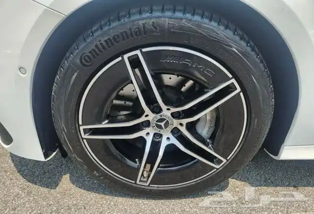 موسيدس E300 AMG 2025 13
