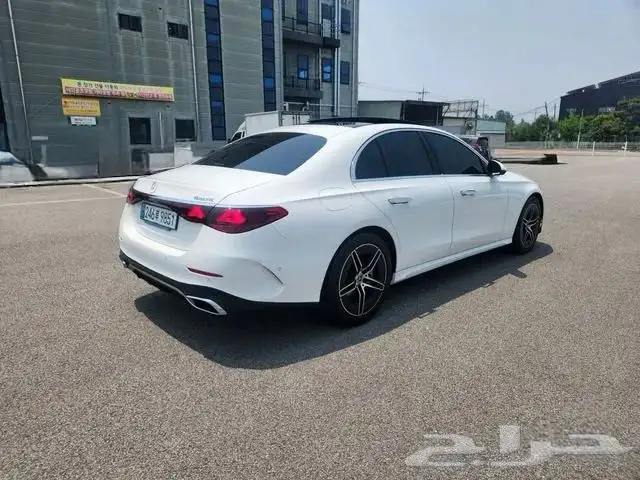 موسيدس E300 AMG 2025 5
