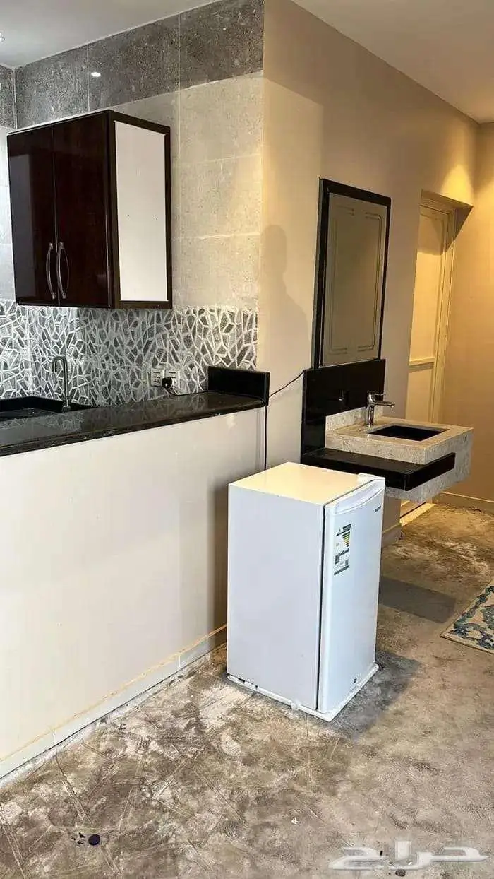 غرفه راقيه مؤثثة للايجار الشهري او السنوي عزاب 2