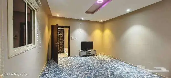 غرفه راقيه مؤثثة للايجار الشهري او السنوي عزاب 0