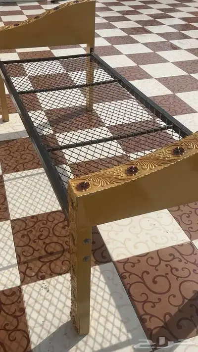 كراسي تفصيل خشب يوجد 5 كراسي طقم 0