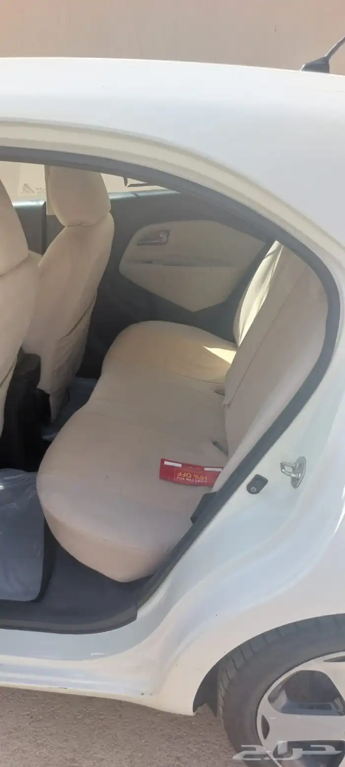 كيا ريو فل كامل 2015 kia rio hatchback 9