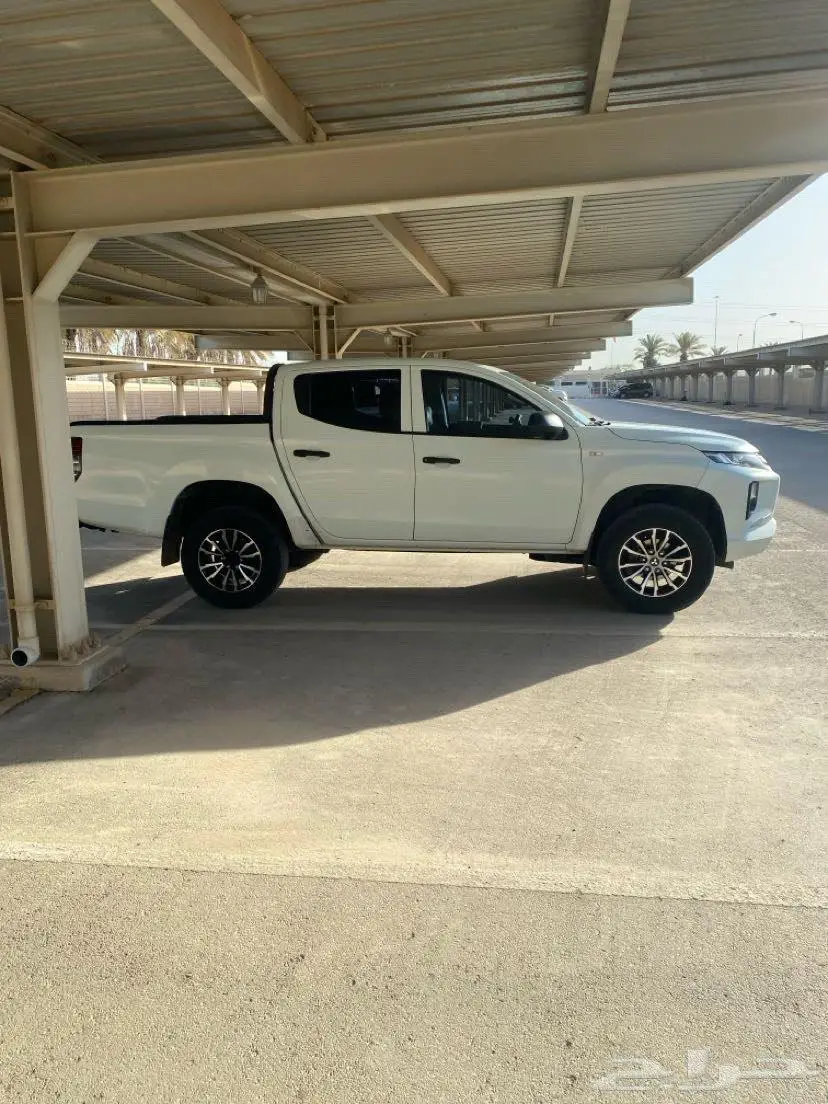 مستوبشي L200 5