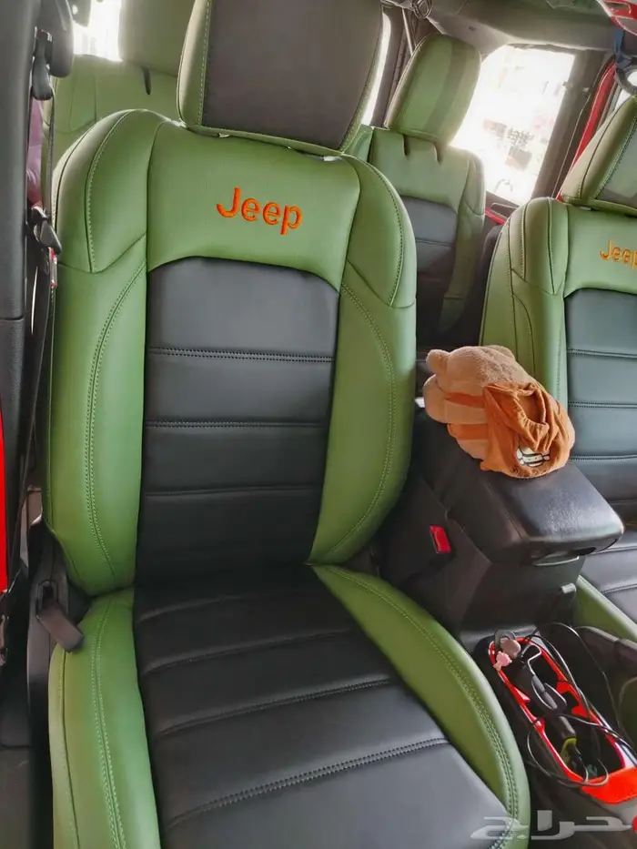 تنجيد سيارة رانجلر من قماش الى جلد مع اضافة لماسات 4